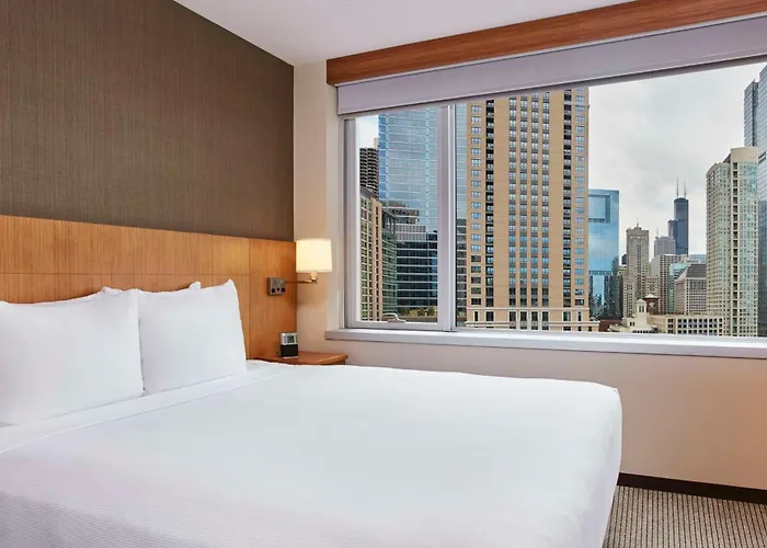 Hyatt Place River North 3*