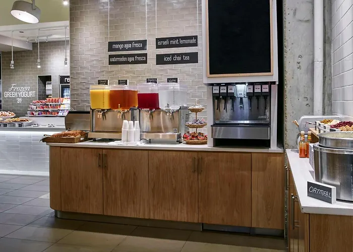Hyatt Place River North 3*